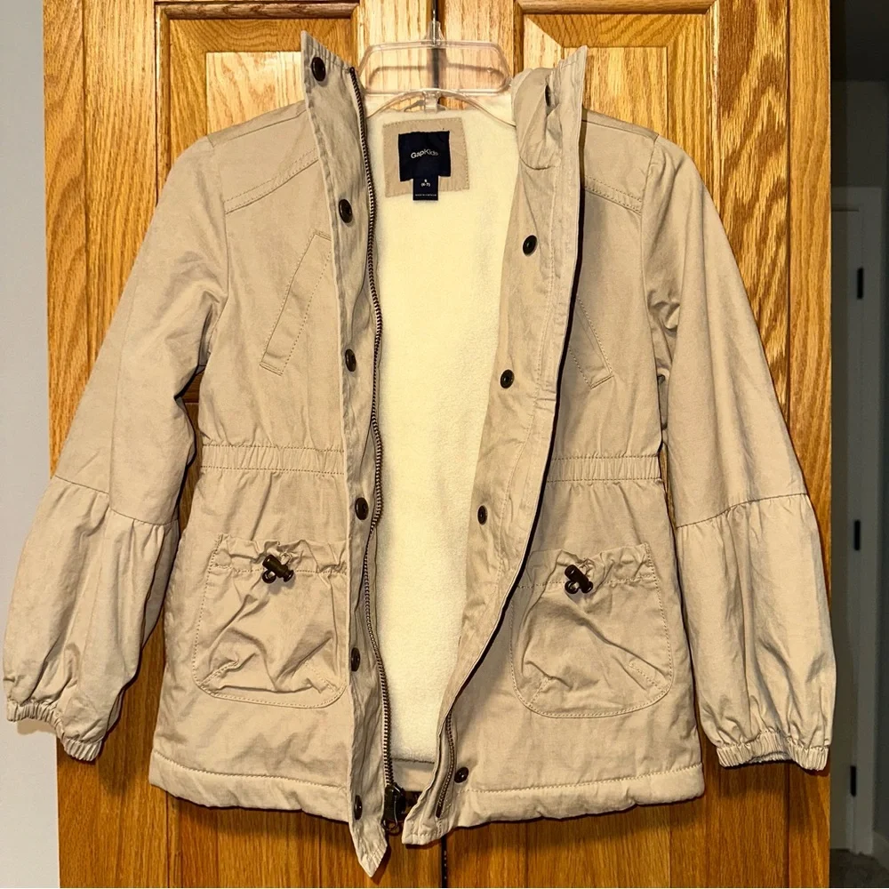 NWOT GapKids Beige Hooded Jacket Coat with Pockets size S (6-7)